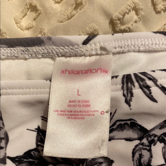 Black and White Tropical Print Bikini - Picture 3 of 6